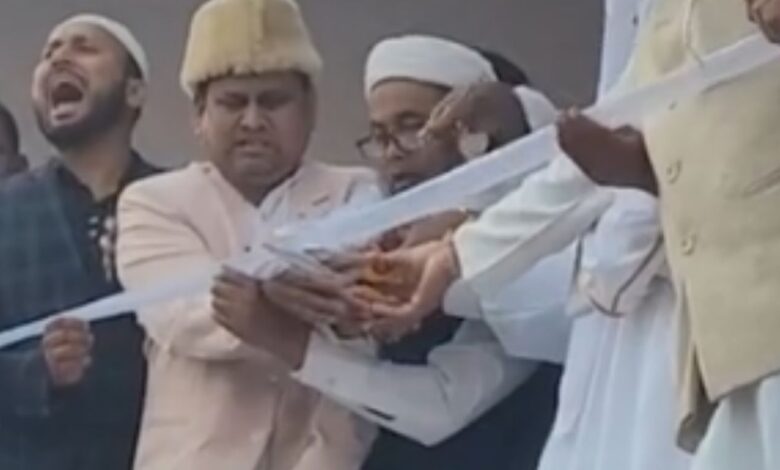 MLA Humayun Kabir বাংলায় সাসপেন্ডড টিএমসি বিধায়ক বাবরীর ভিত্তি স্থাপন করলেন, লক্ষাধিক ইট নিয়ে এলেন