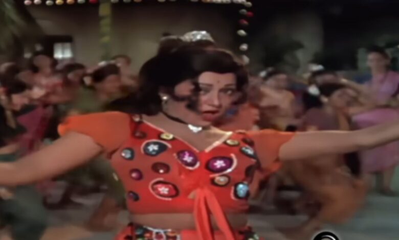 Old Hindi Song 70 কে দম দশকে তৈরি এটা গানা আজও মাচা থাকছে ধমাল, হেমা মালিনীর অভিনয়ে লুট লি থিম মহফিল